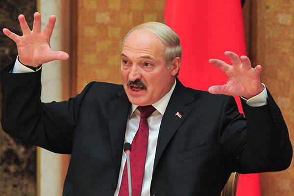 Истерика Лукашенко вызвана попытками России отучить его от "халявы"