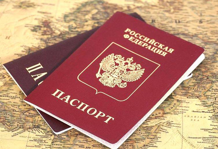 Донбасс встретит украинские выборы переходом на российские паспорта