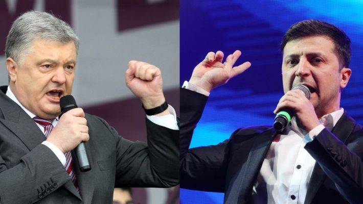 Зеленский и Порошенко встали на колени перед украинцами на дебатах