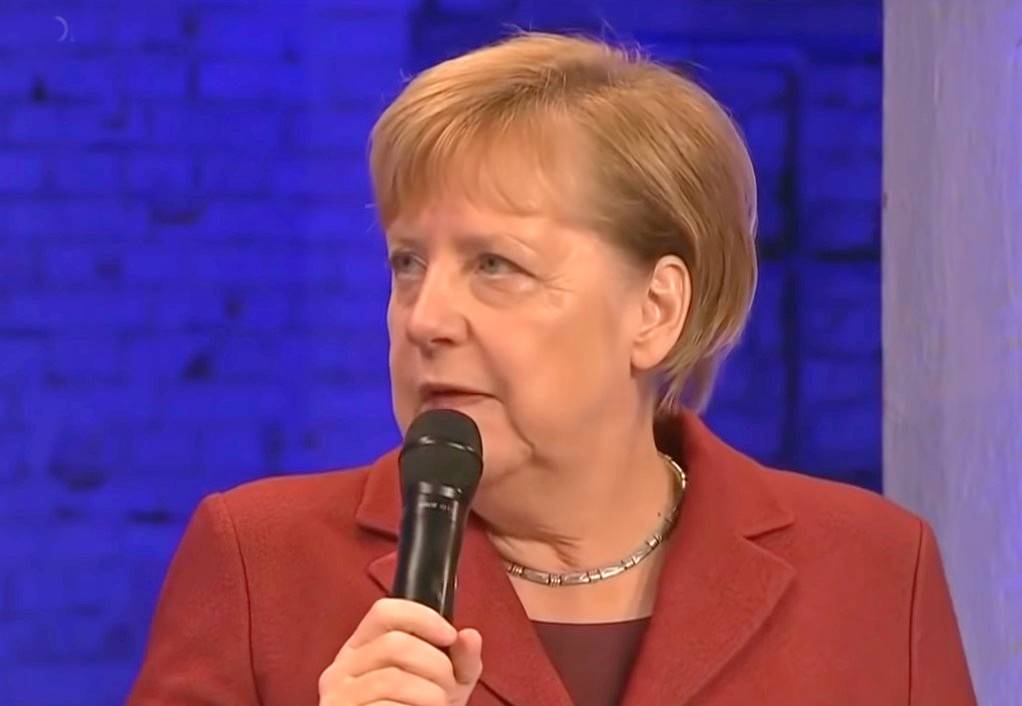 Почему Меркель последней поздравила Зеленского с победой?