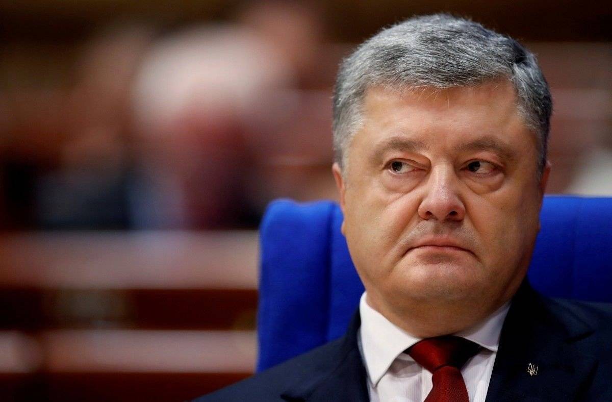 Петру Порошенко уже на днях угрожает импичмент Петру Порошенко уже на днях угрожает импичмент
