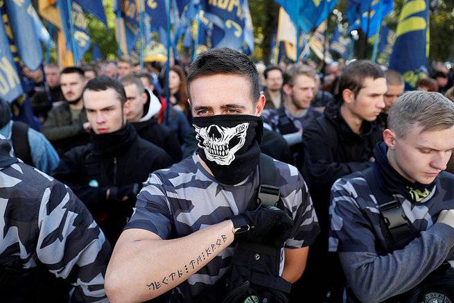 Неонацисты против "сепаратистов": как Закарпатье превращают в таран Венгрии Неонацисты против "сепаратистов": как Закарпатье превращают в таран Венгрии