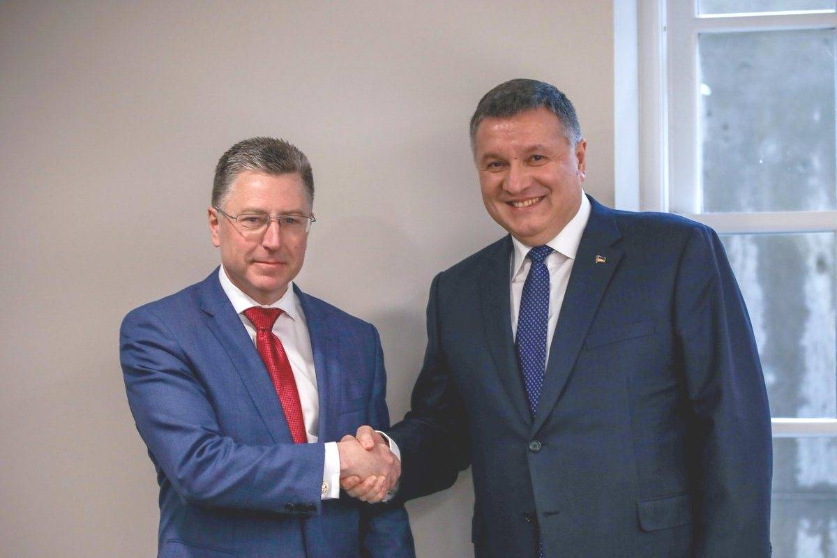Запад уже назначил Арсена Авакова премьером при президенте Зеленском? Запад уже назначил Арсена Авакова премьером при президенте Зеленском?