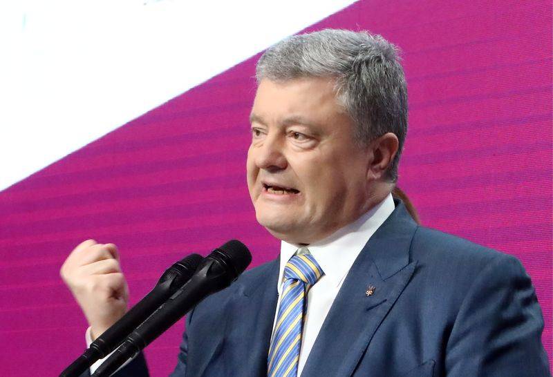 Закон о языке: Порошенко начал мстить Зеленскому за проигранные выборы