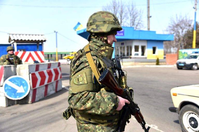 Георгиевская ленточка стала поводом для скандала на украинской границе