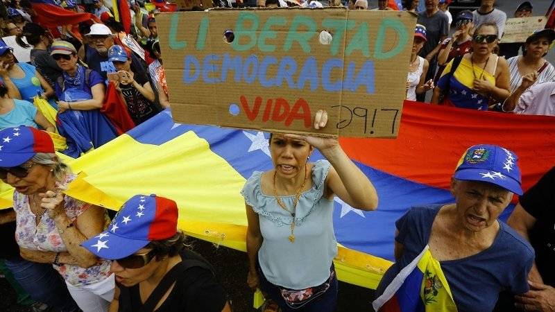 Странности венесуэльского «переворота» — кто и как обманул американцев