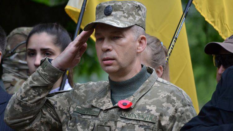 Порошенко подсунул Зеленскому «героя Дебальцево» Порошенко подсунул Зеленскому «героя Дебальцево»