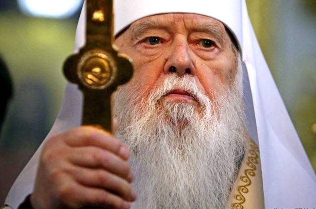 Киевский «патриарх» устроил бунт против церковного проекта Порошенко