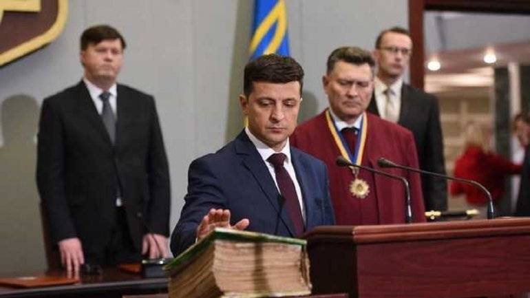 Зеленский может провести инаугурацию 19 мая даже без поддержки парламента Зеленский может провести инаугурацию 19 мая даже без поддержки парламента