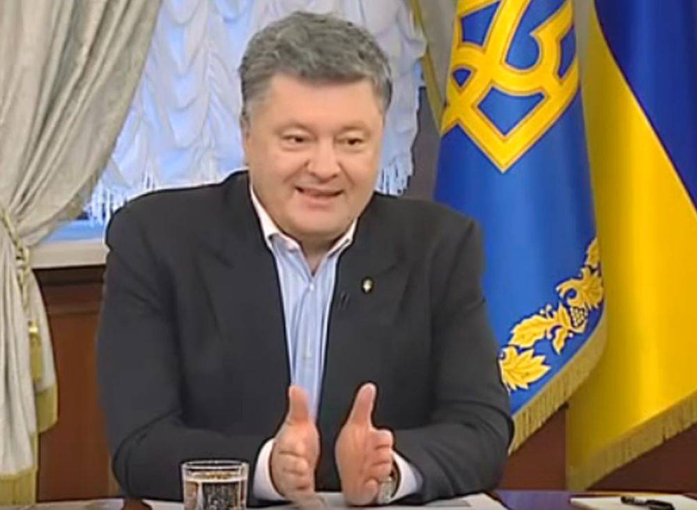 Порошенко подписал закон о тотальной украинизации