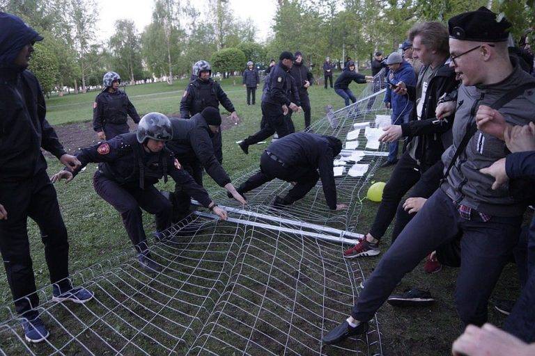 Екатеринбург: деформация протеста Екатеринбург: деформация протеста