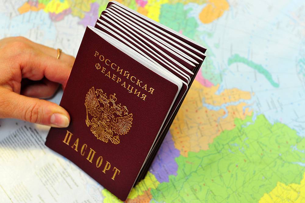 Российские паспорта – Донбассу: долго и не для всех