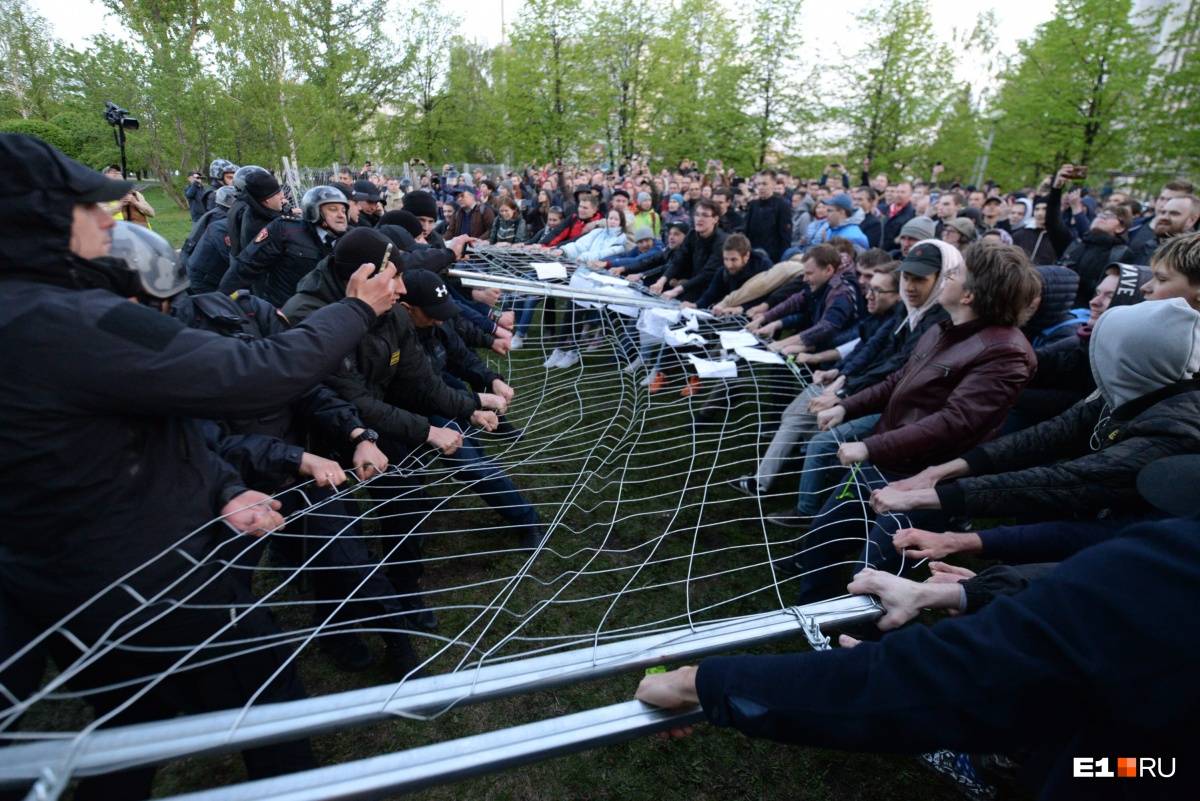 Восстание в Москве начинается с регионов