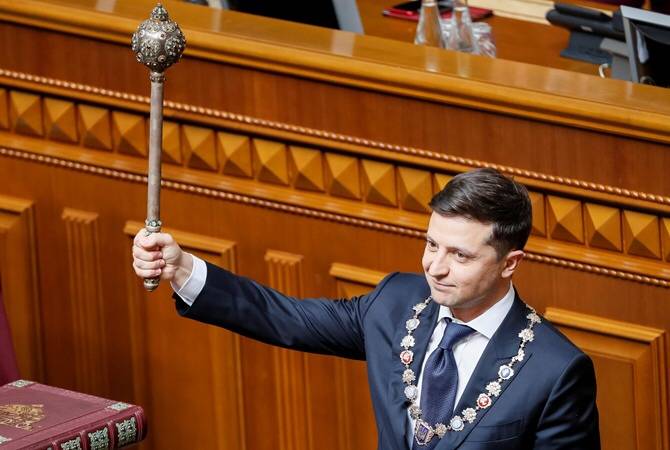 Зеленский как идеальный президент для России