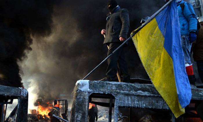 Украина сегодня: жажда перемен и повисший в воздухе запах горящих шин
