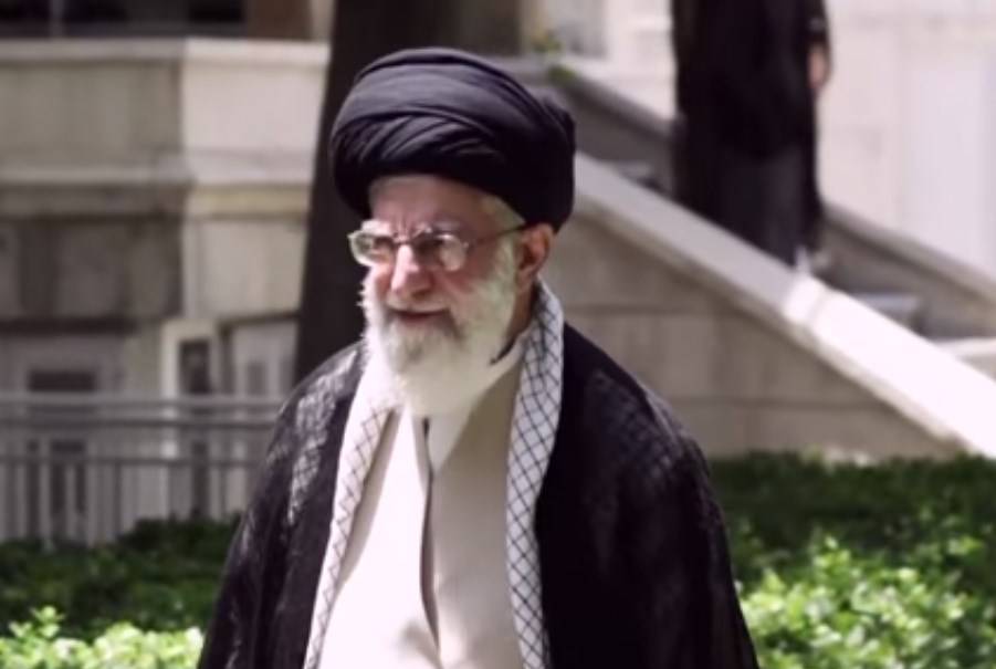 Аятолла раскритиковал власти Ирана за реализацию ядерной сделки