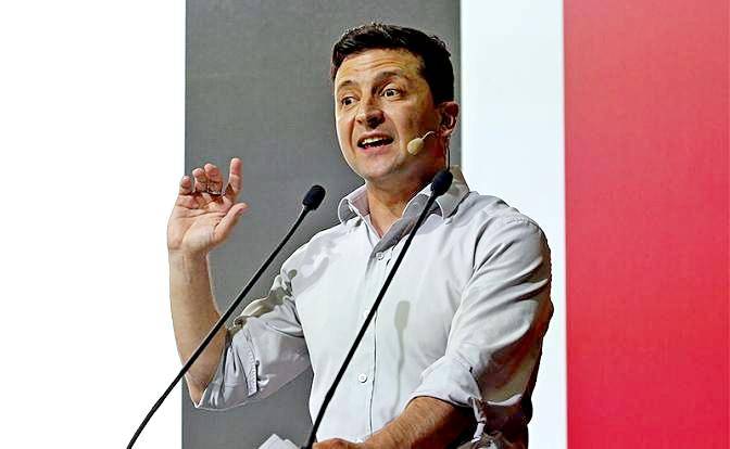 Зеленский продолжает ломать комедию: Украину он превратит в «базу гениев» Зеленский продолжает ломать комедию: Украину он превратит в «базу гениев»