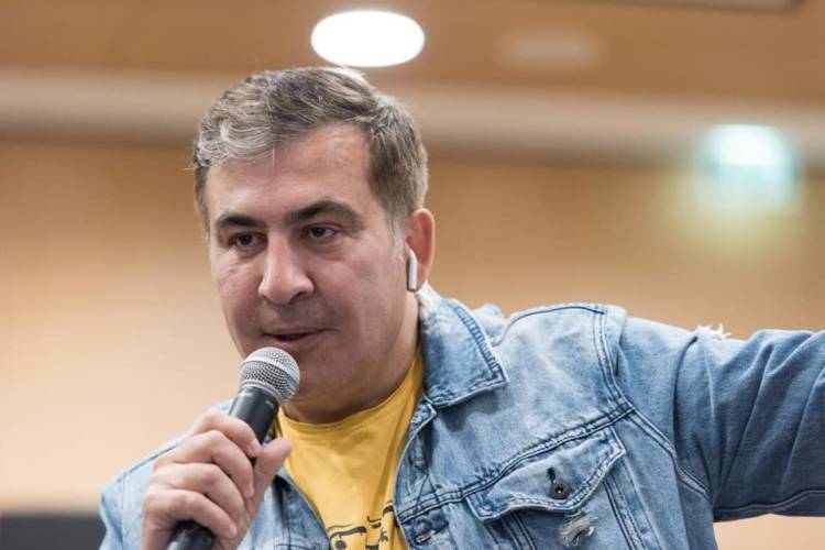 Саакашвили обвинил Порошенко и его окружение в присвоении денег Курченко