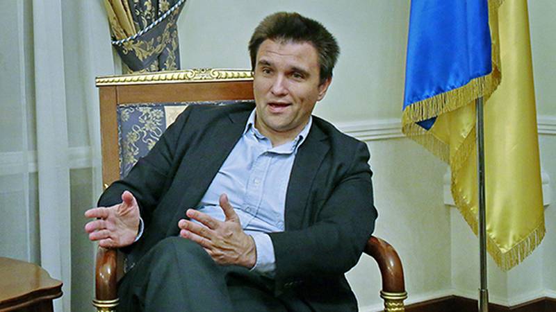 Зеленский не смог отправить в отставку Климкина