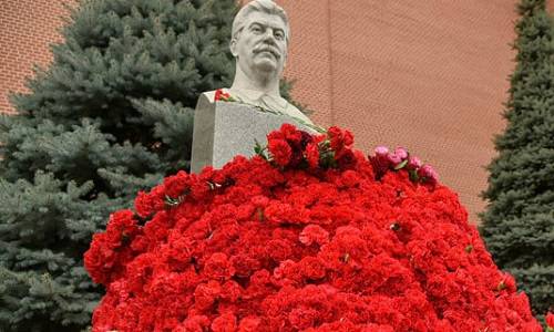 За что Сталина ненавидит элита, но любит народ
