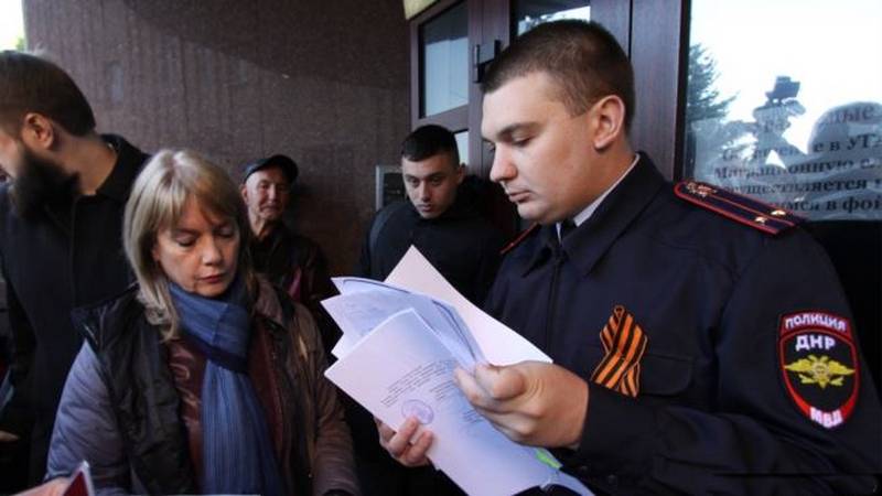 «Системный сбой»: как Донбасс пытается получить российские паспорта