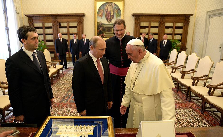 Что Путин будет обсуждать с Папой Римским?