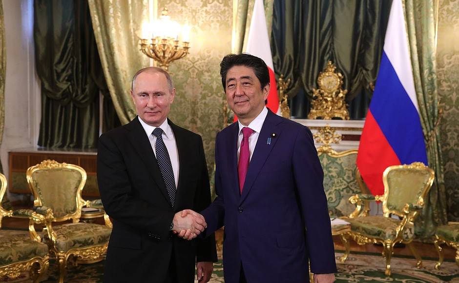 Кремль сохраняет ельцинский курс на сдачу территорий Японии