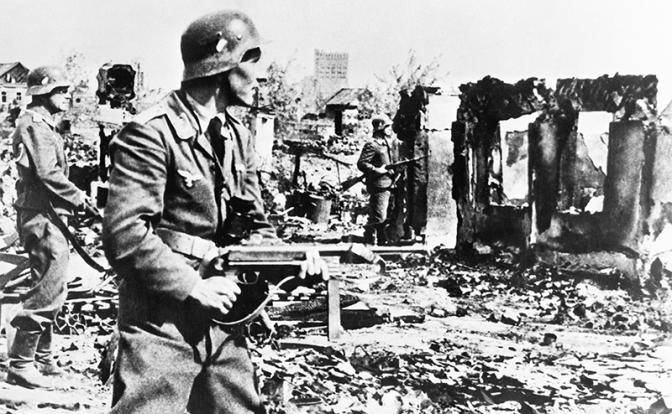 Пенсии Гитлера: Грабили, убивали, сжигали? Получите и распишитесь