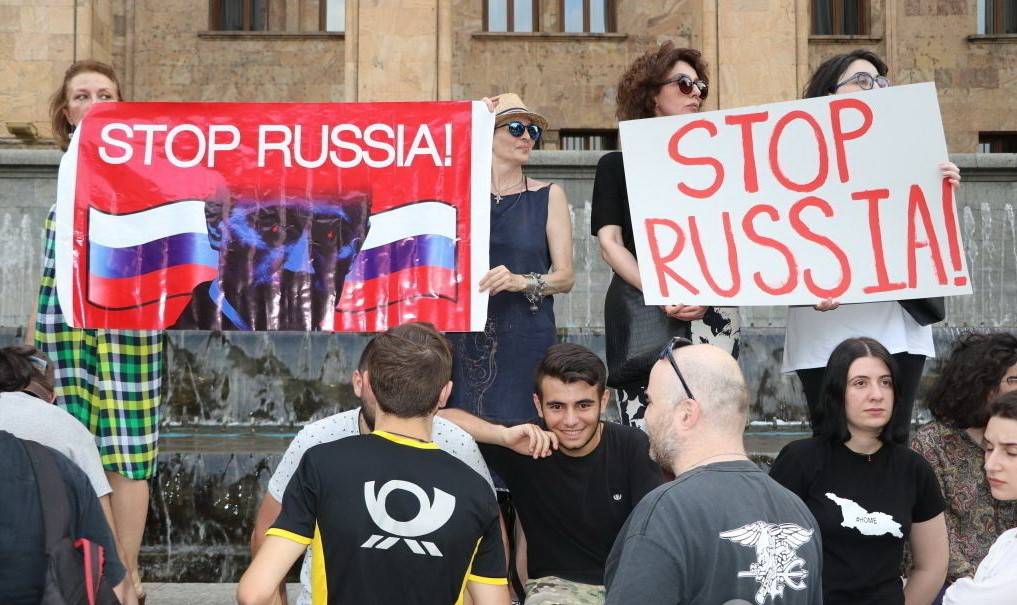 Беспорядки в Грузии могут оказаться репетицией белорусского майдана Беспорядки в Грузии могут оказаться репетицией белорусского майдана