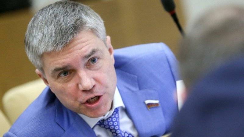 Депутат Ревенко советует Уссу извиниться за грубость