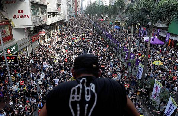 Китай обвинил США и Великобританию в организации протестов в Гонконге