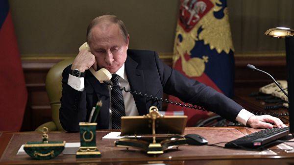 Контакт с агрессором: украинские СМИ о первом разговоре Путина и Зеленского