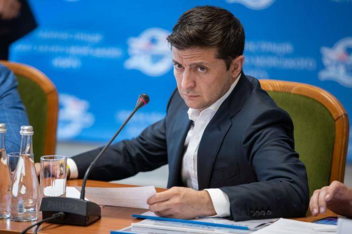 Решающая ставка: судьба Украины зависит от выбора Зеленского между ЕС и США Решающая ставка: судьба Украины зависит от выбора Зеленского между ЕС и США