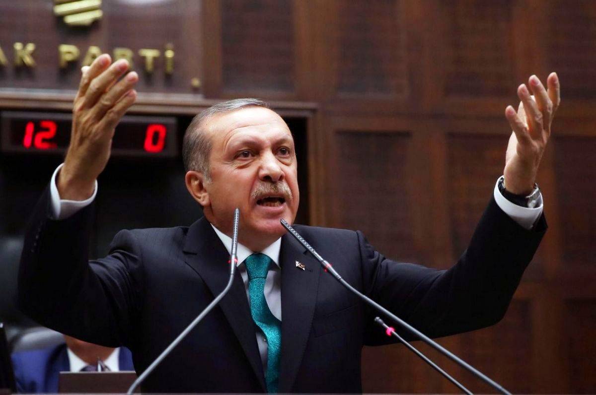«Выгоните её из НАТО»: Запад толкает Турцию в объятия России