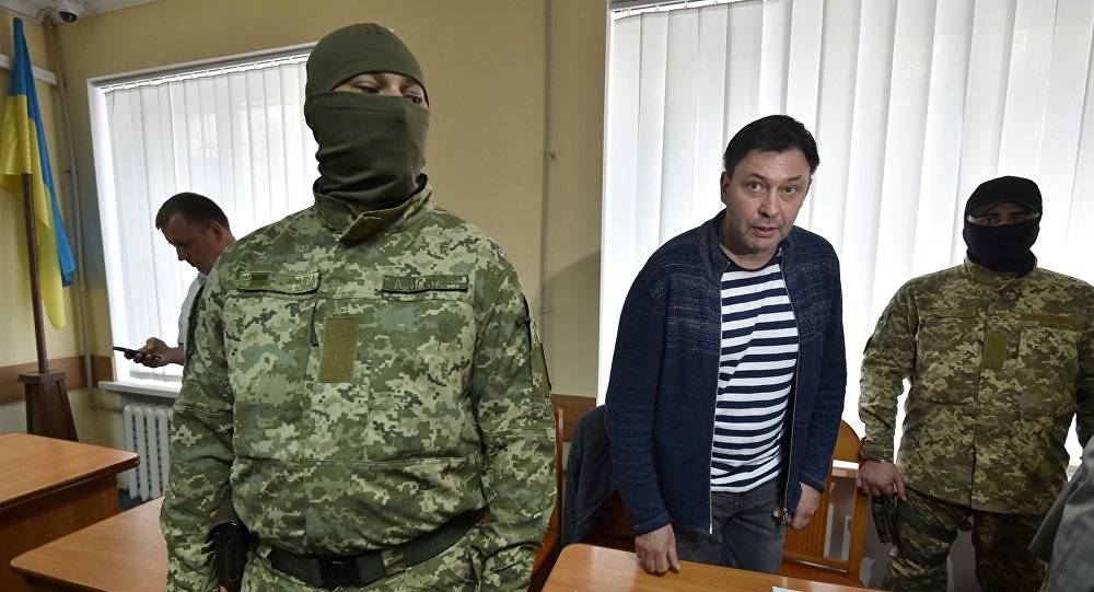 «Я не вещь, чтобы меня меняли»: Вышинский остался под стражей «Я не вещь, чтобы меня меняли»: Вышинский остался под стражей