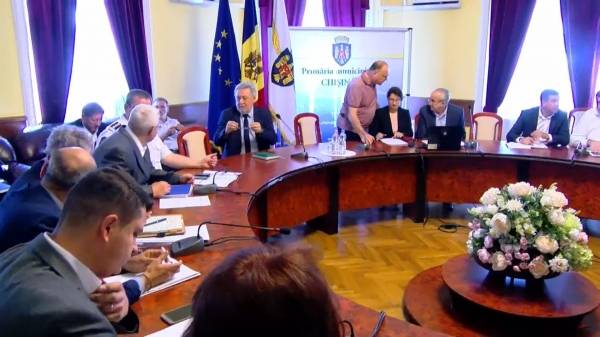 Попытку путча расследует в Молдове парламентская комиссия