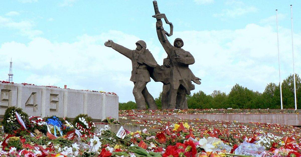 Снос памятника Победы в Риге: русские Латвии готовы ответить на провокацию Снос памятника Победы в Риге: русские Латвии готовы ответить на провокацию