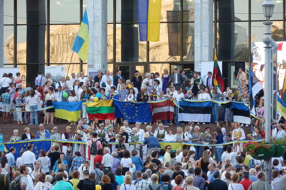 Украину и ее соседей скрепляет только русофобия