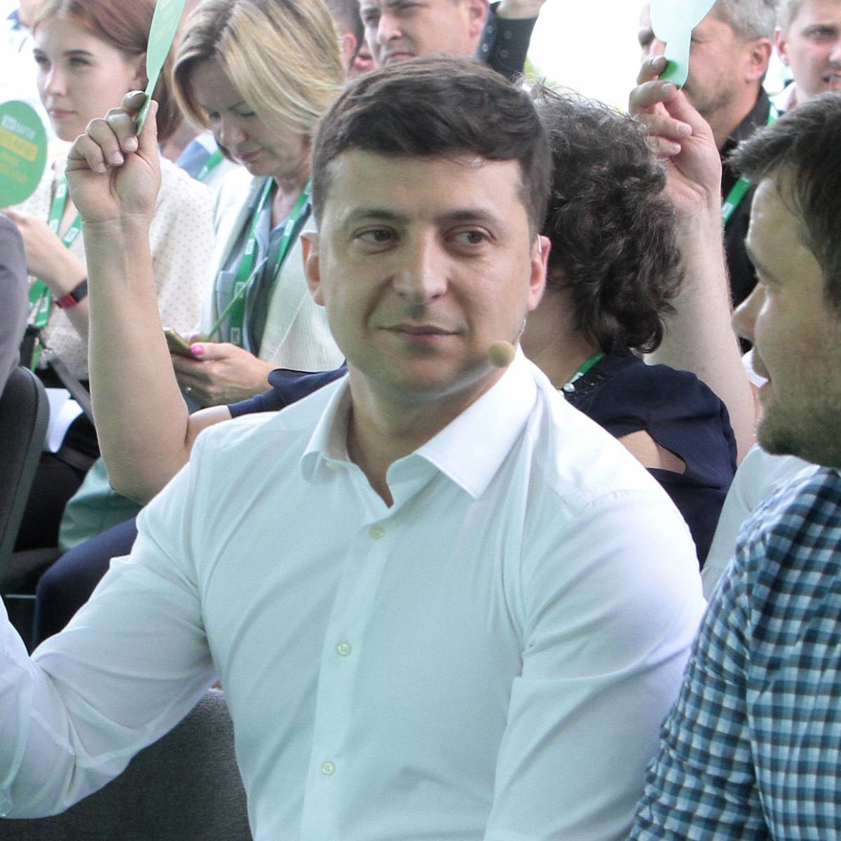Как мировые СМИ отреагировали на победу партии Зеленского в выборах?