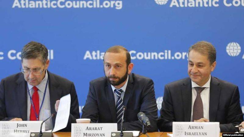 Армяно-американские отношения: качнётся ли маятник в сторону Баку?