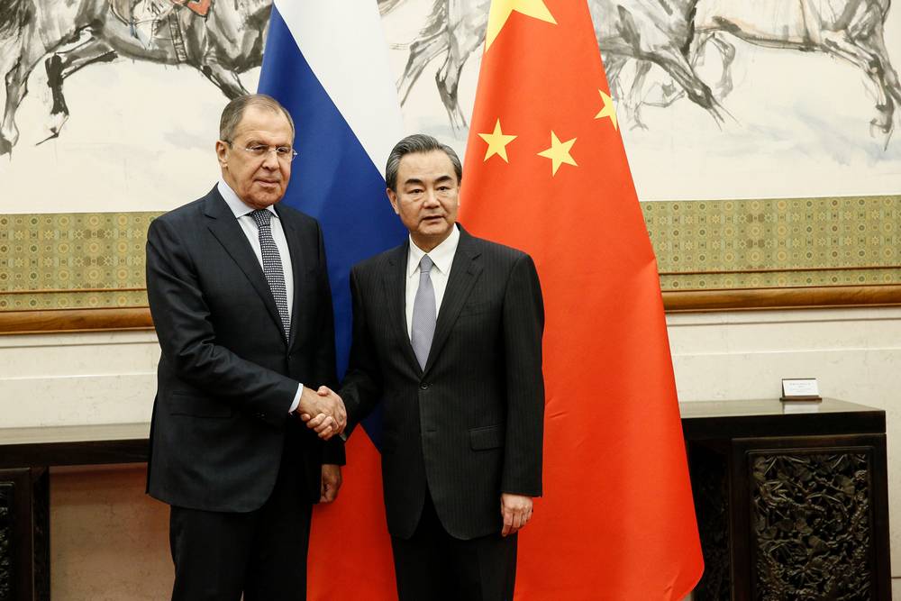 Пекин: Россия и Китай готовы обеспечить стабильность по всему миру