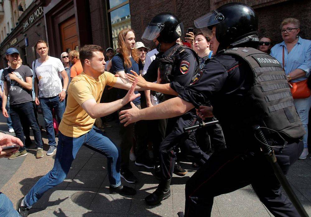 «Они призывали к свободе»: ЕС отреагировал на массовые задержания в Москве