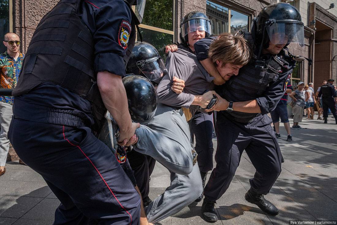 Закон, а не Майдан: как парламентские партии отнеслись к протестам в Москве