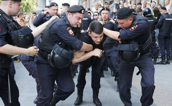 С митингующими москвичами силовики расправились с согласия 69% россиян