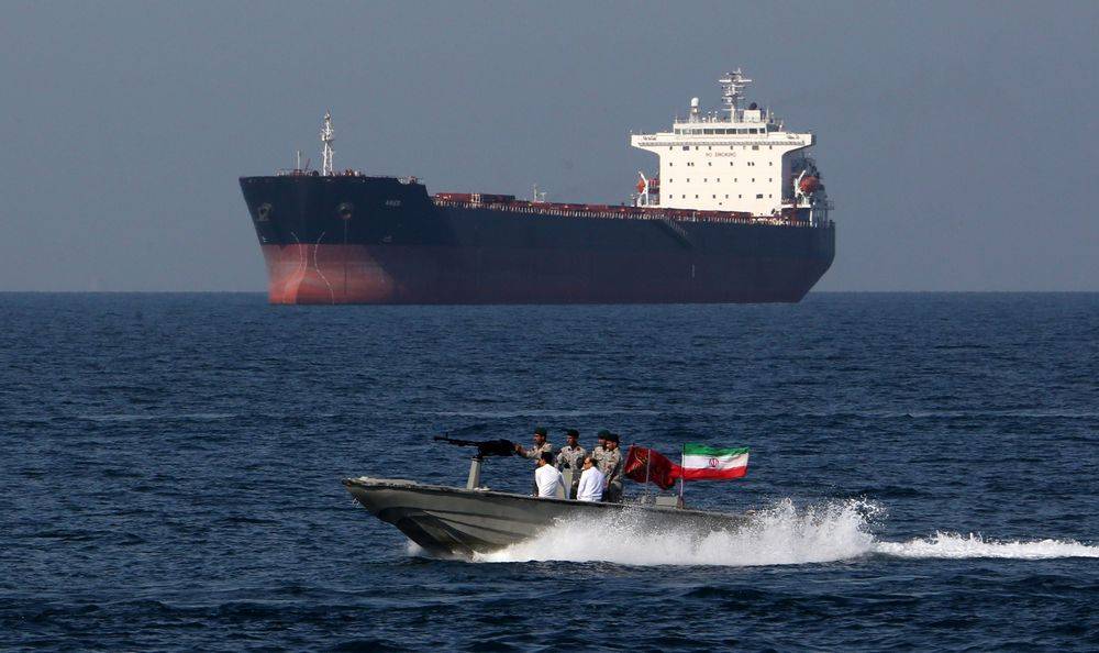 Иран задержал второй танкер в Ормузском проливе
