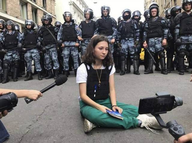 Протесты в Москве и Гонконге — одна и та же технология