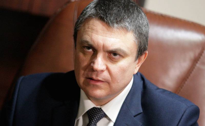 Остановить сумасшествие: глава ЛНР Пасечник пригласил Зеленского в Луганск