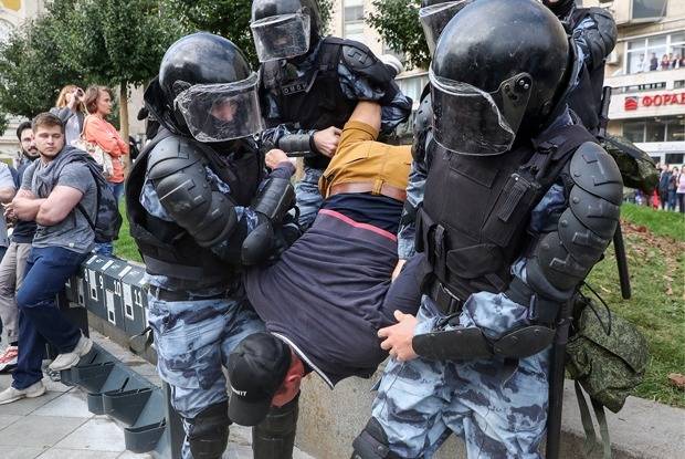 «Я восхищаюсь российской полицией» – телезритель на одесском ТВ