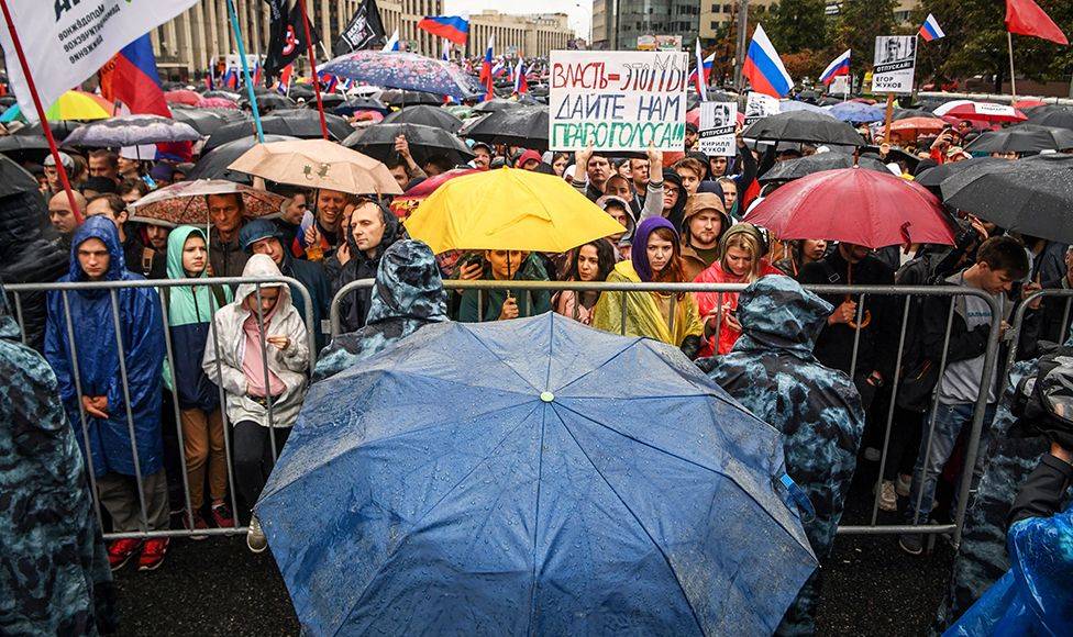 Московские протесты ведут Россию к либеральной анархии