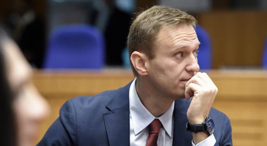 Навальный сливает протест через «Умное голосование»